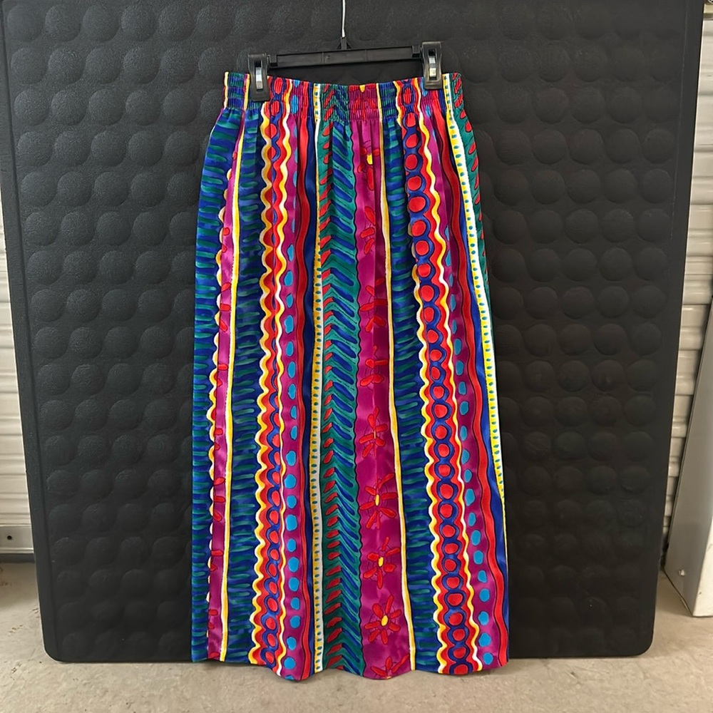 LaDonna USA Size 8 Maxi Skirt Slightly Pleated Backside Slit On Side Vibrant